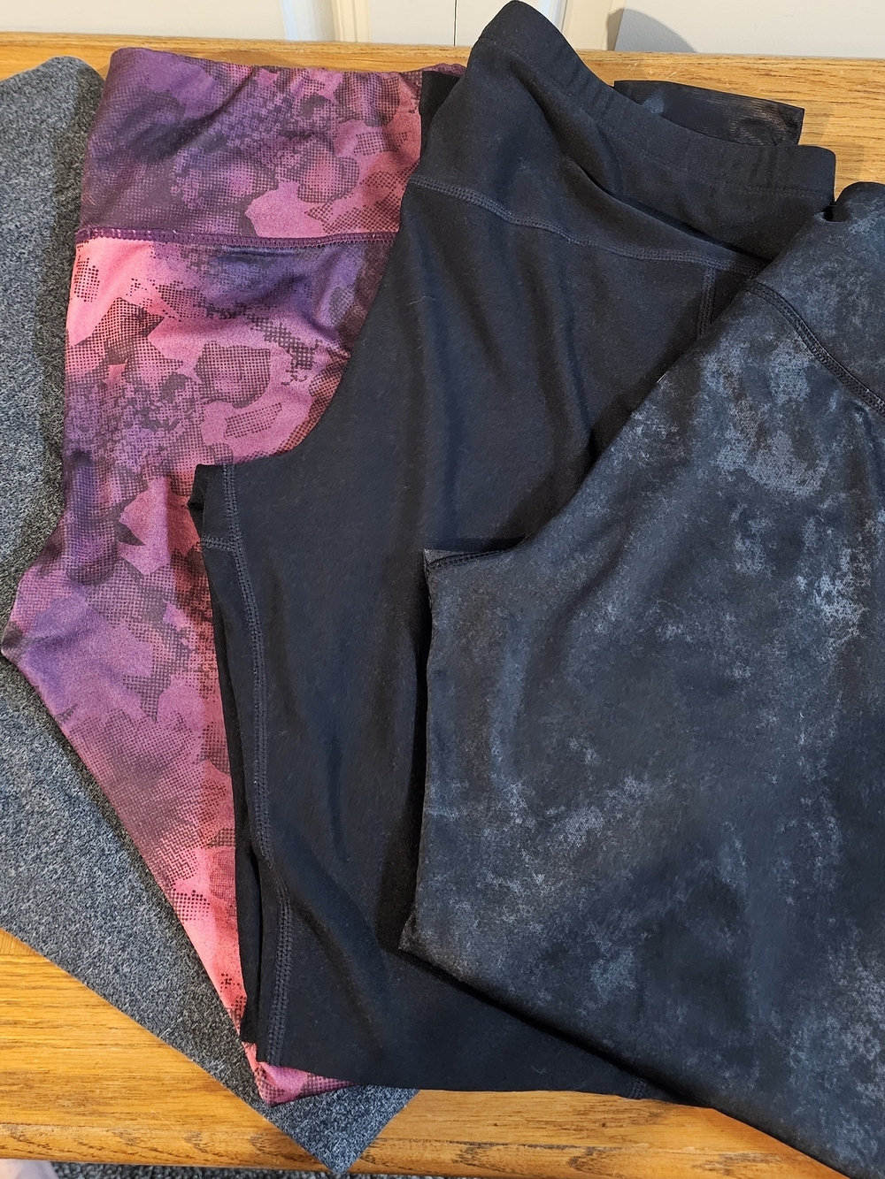 Womans Leggings 4 Prs!Stretch Active Leggings.